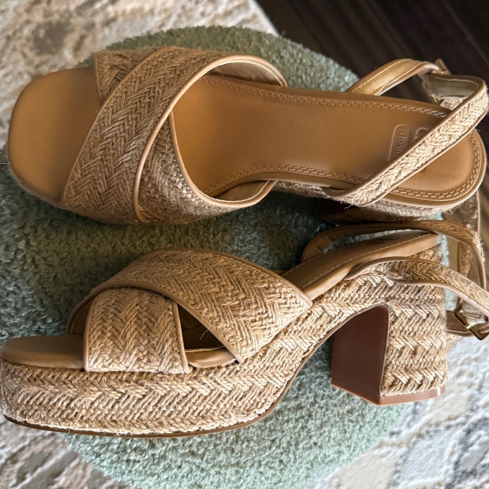Tan Woven Women's platfotms